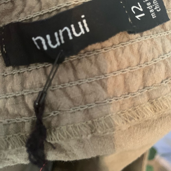 Nuinui mini skirt with tags attached - Picture 4 of 5